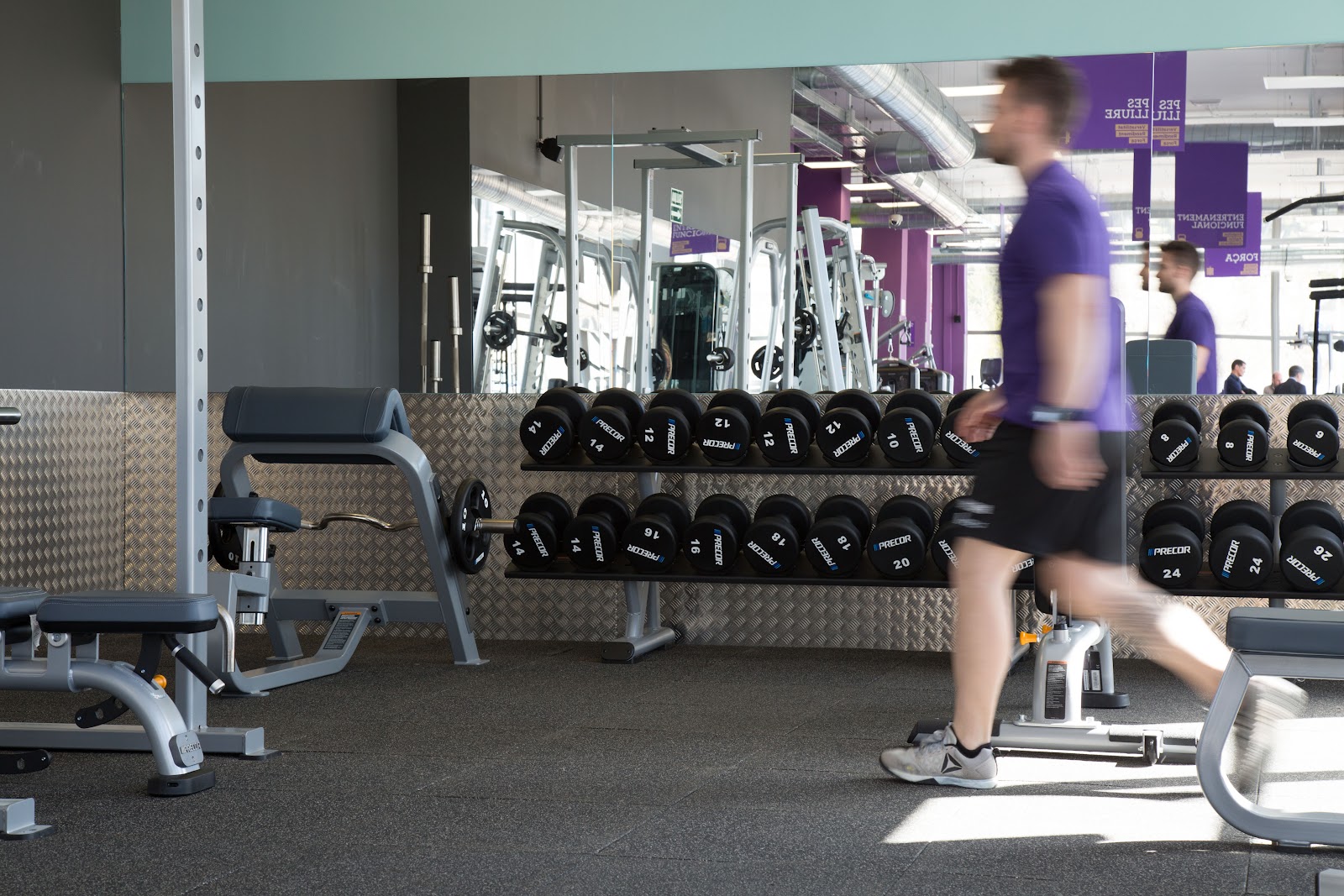 Photo de la salle de sport Anytime Fitness Esplugues à Carrer de Josep Anselm Clavé, 6, 08950 Esplugues de Llobregat, Barcelona, España