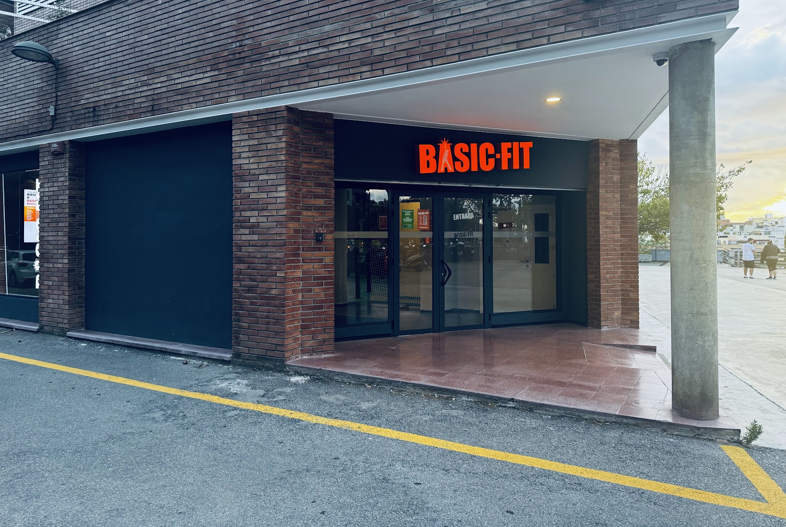 Photo de la salle de sport Basic-Fit Badalona Molí de la Torre à Carrer de Molí de la Torre, 84, 08915 Badalona, Barcelona, España