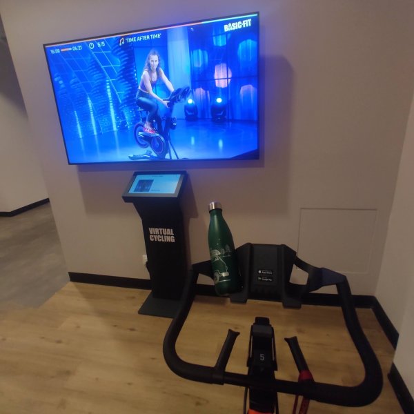 Photo de la salle de sport Basic-Fit Barcelona Carrer de Sardenya à C/ de Sardenya, 153, L'Eixample, 08013 Barcelona, Spain