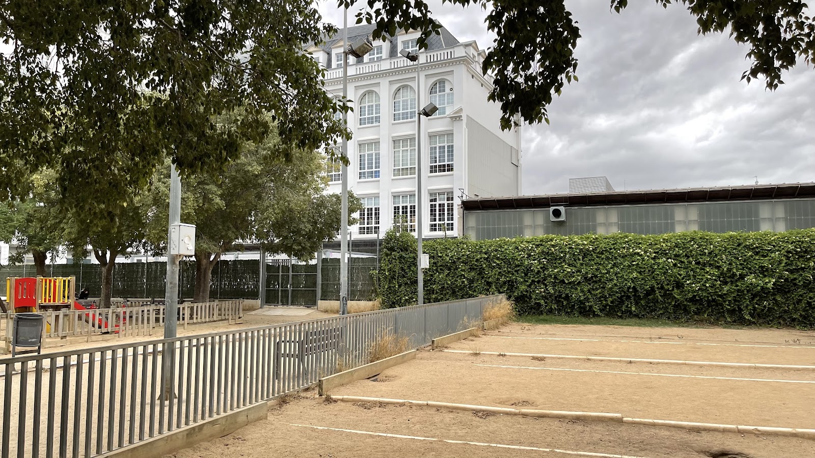 Photo de la salle de sport CEM Can Felipa à Plaça Josep Maria Huertas Claveria, 1, Carrer de Pallars, 277, Sant Martí, 08005 Barcelona, España