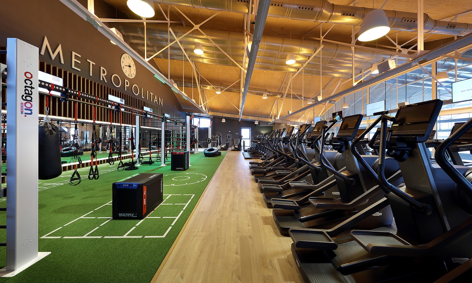 Photo de la salle de sport Club Metropolitan Badalona à Carrer de Sant Miquel, 16, 08911 Badalona, Barcelona, España