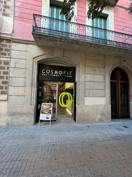 Photo de la salle de sport COSMOFIT à C/ de Roger de Llúria, 40, L'Eixample, 08009 Barcelona, Spain
