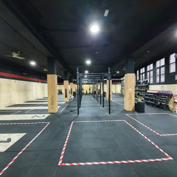 Photo de la salle de sport CrossFit La Fira à Pg. de la Zona Franca, 220, Sants-Montjuïc, 08038 Barcelona, Spain