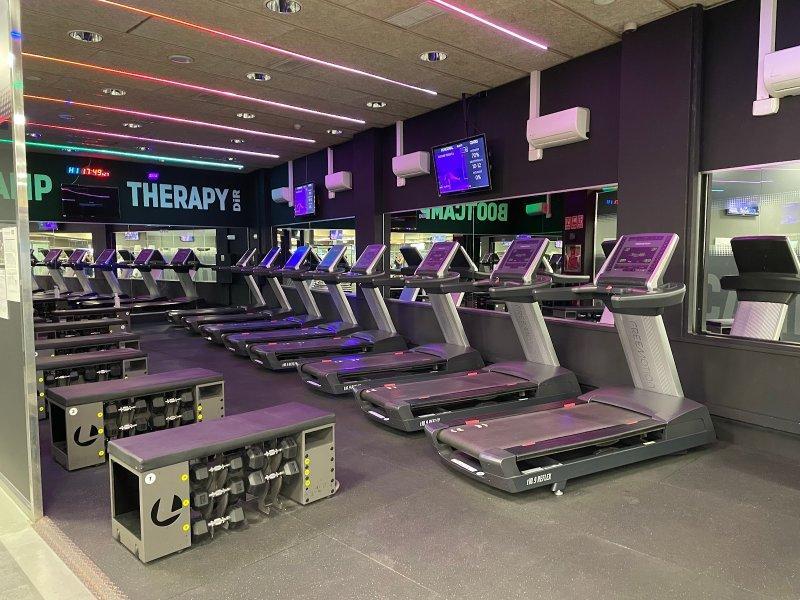 Photo de la salle de sport DiR Av. Madrid à Av. de Madrid, 170, Sants-Montjuïc, 08028 Barcelona, Spain