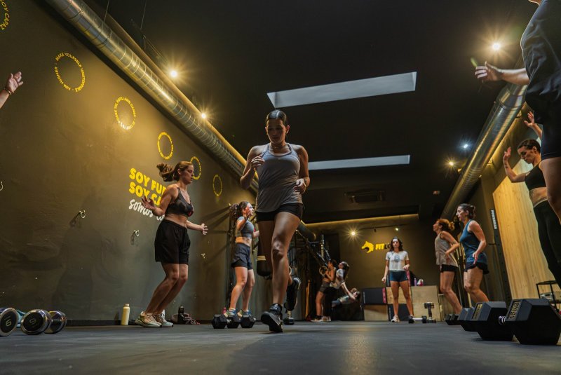 Photo de la salle de sport Fit Lovas - Gimnasio femenino en Barcelona. Sólo mujeres. à C. de Nàpols, 231, Local 2, Eixample, 08013 Barcelona, Spain