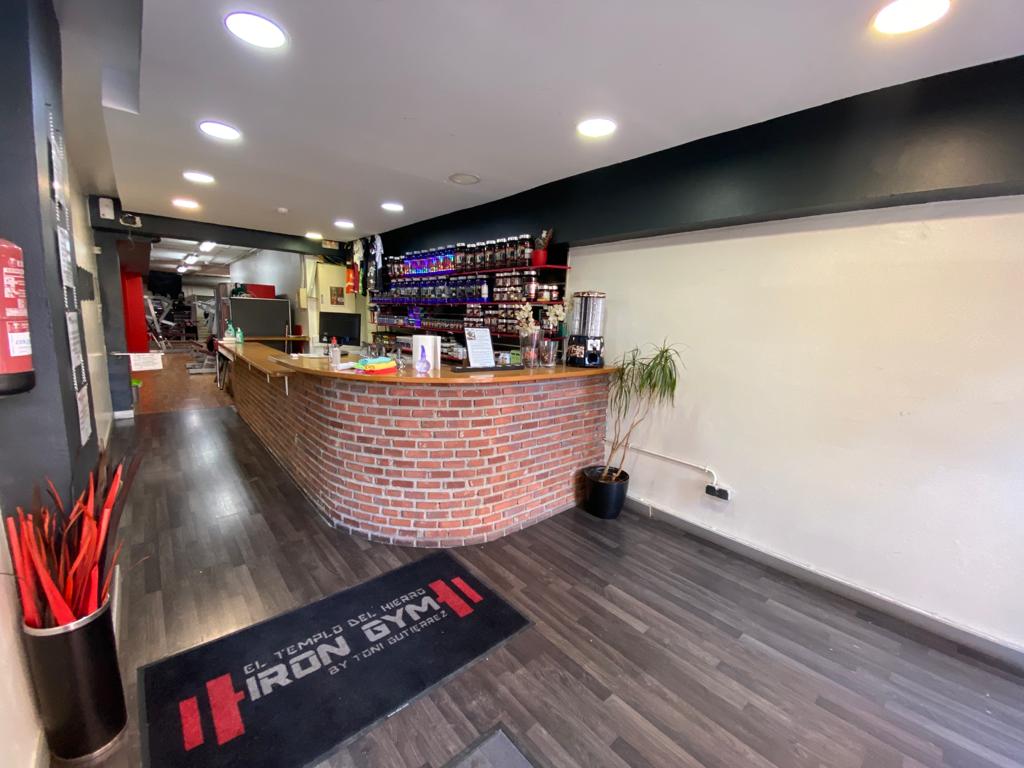 Photo de la salle de sport IRON GYM BY TONI GUTIERREZ à Ctra. Antiga de València, 43, 45, 08914 Badalona, Barcelona, Spain