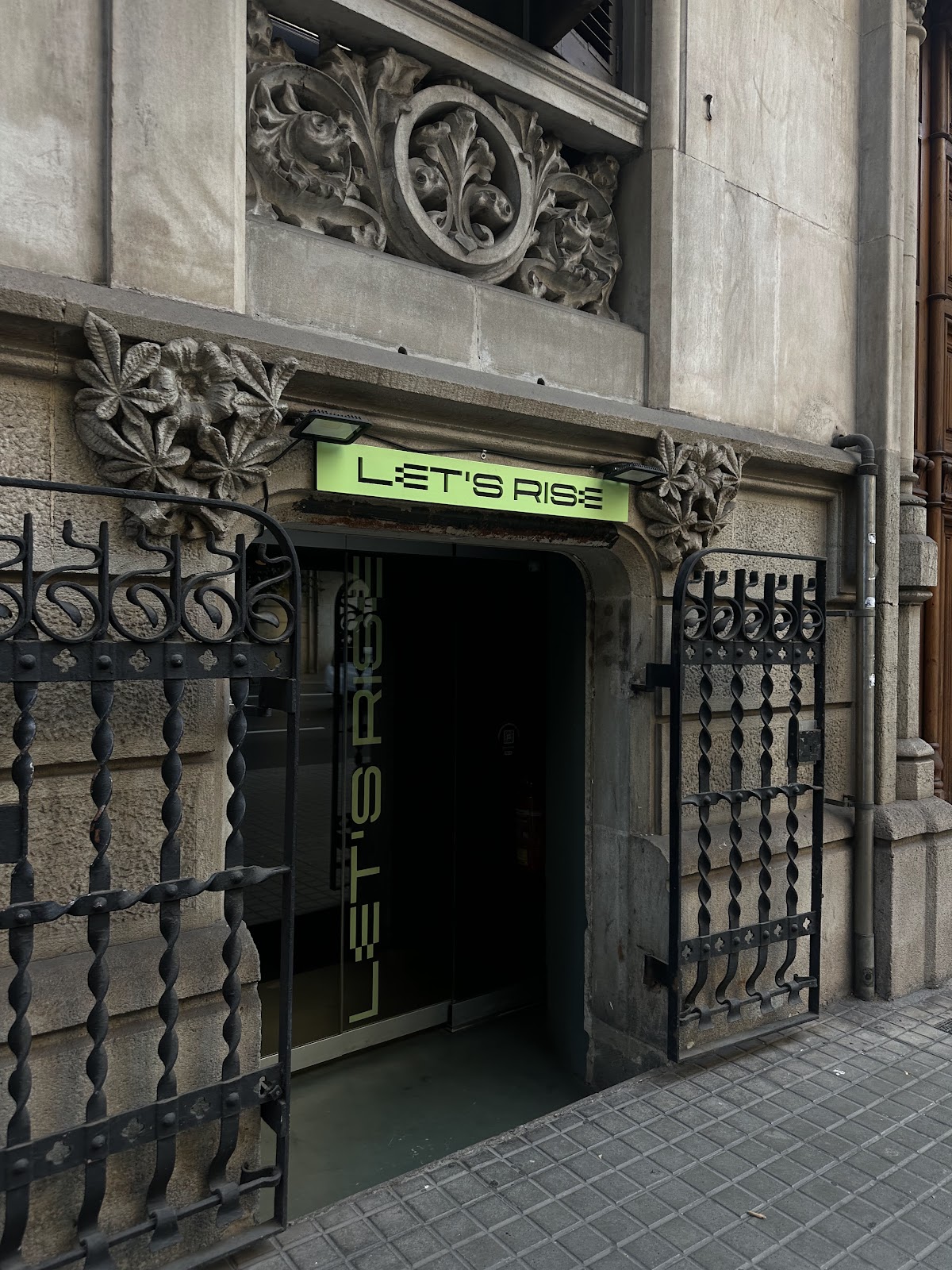 Photo de la salle de sport Let's Rise à Carrer de Balmes, 84, Loc, Eixample, 08008 Barcelona, España
