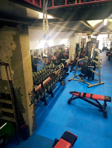 Photo de la salle de sport PROFESSIONAL TRAINING à Passatge de Vilaret, 34, L'Eixample, 08013 Barcelona, Spain