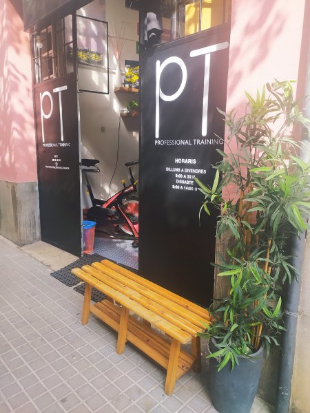 Photo de la salle de sport PROFESSIONAL TRAINING à Passatge de Vilaret, 34, L'Eixample, 08013 Barcelona, Spain