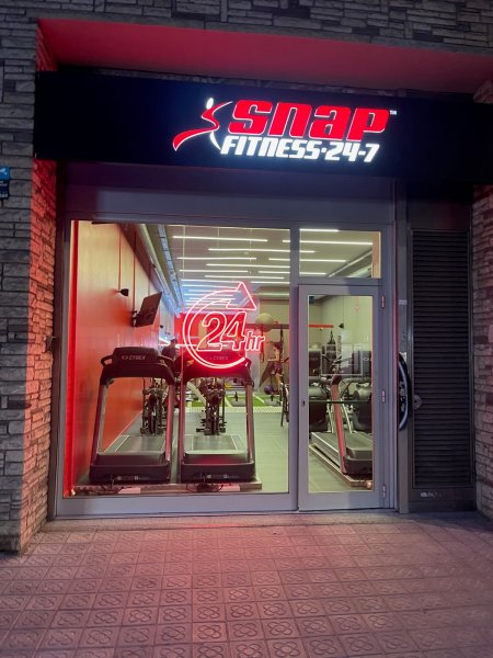 Photo de la salle de sport SNAP Fitness Aragó 24/7 à C/ d'Aragó, 115, L'Eixample, 08015 Barcelona, Spain