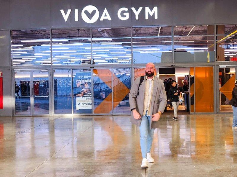 Photo de la salle de sport VivaGym Sant Antoni | Gimnàs a Barcelona à Carrer del Comte d'Urgell, 1, L'Eixample, 08011 Barcelona, Spain