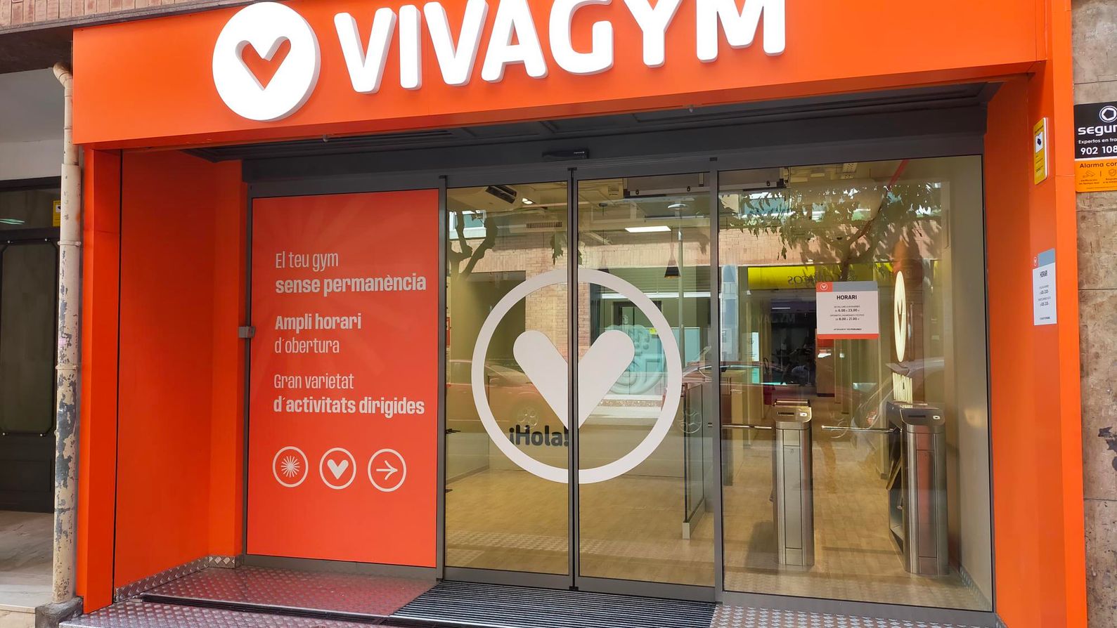 Photo de la salle de sport VivaGym Santa Eulàlia à Carrer Martí Codolar, 43, 08902 L'Hospitalet de Llobregat, Barcelona, España