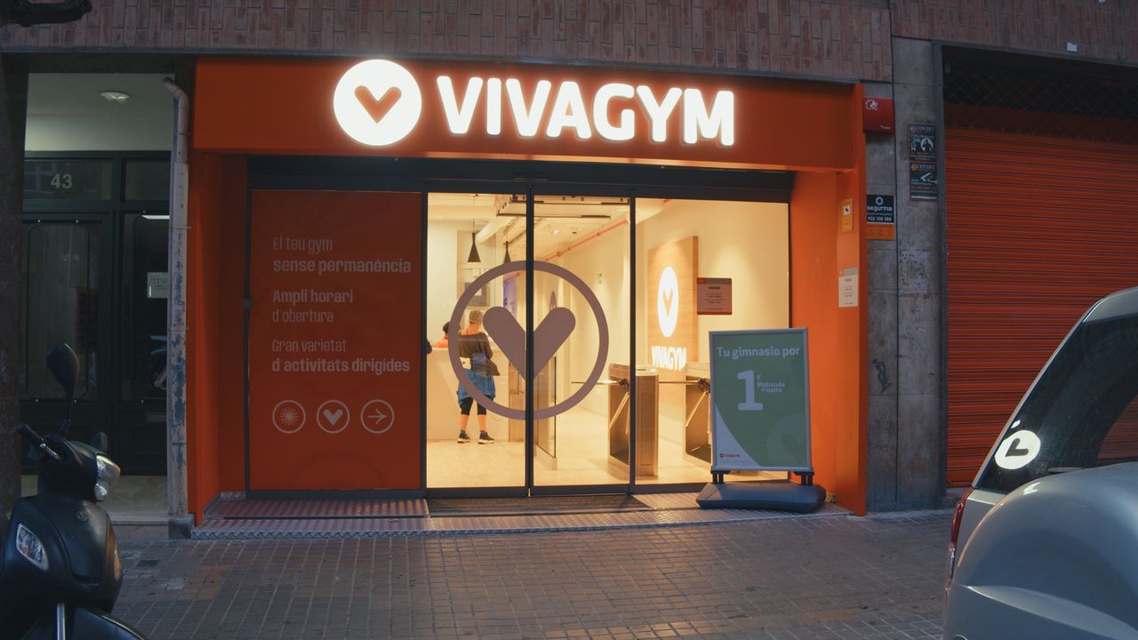Photo de la salle de sport VivaGym Santa Eulàlia à Carrer Martí Codolar, 43, 08902 L'Hospitalet de Llobregat, Barcelona, España