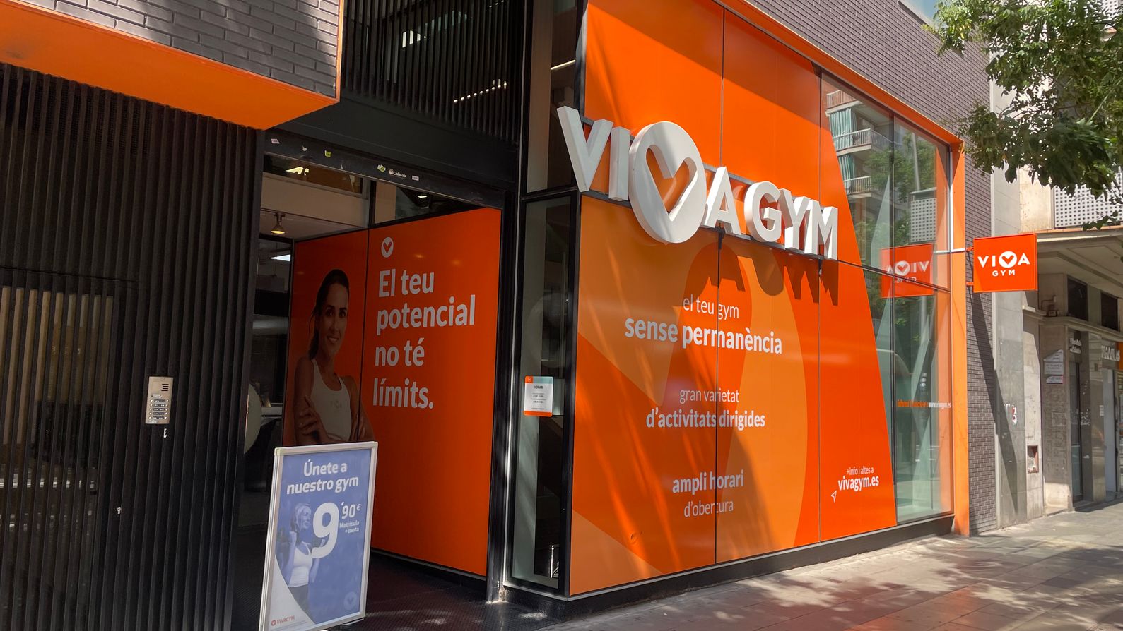 Photo de la salle de sport VivaGym Sants à Carrer de Sants, 212, Sants-Montjuïc, 08028 Barcelona, España